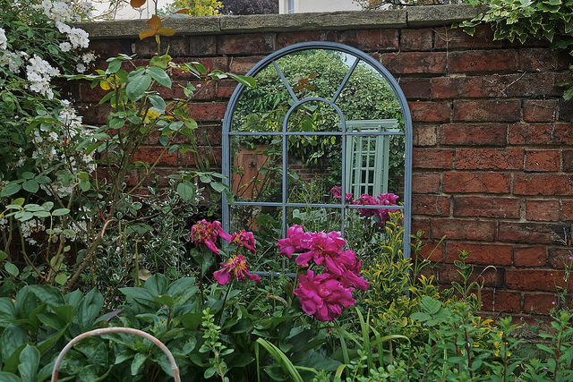 Small Garden: How to Make the Most of Your Space » BigYellowBag Blog