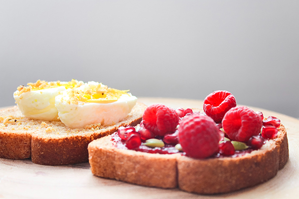 Toast with Eggs and Jam